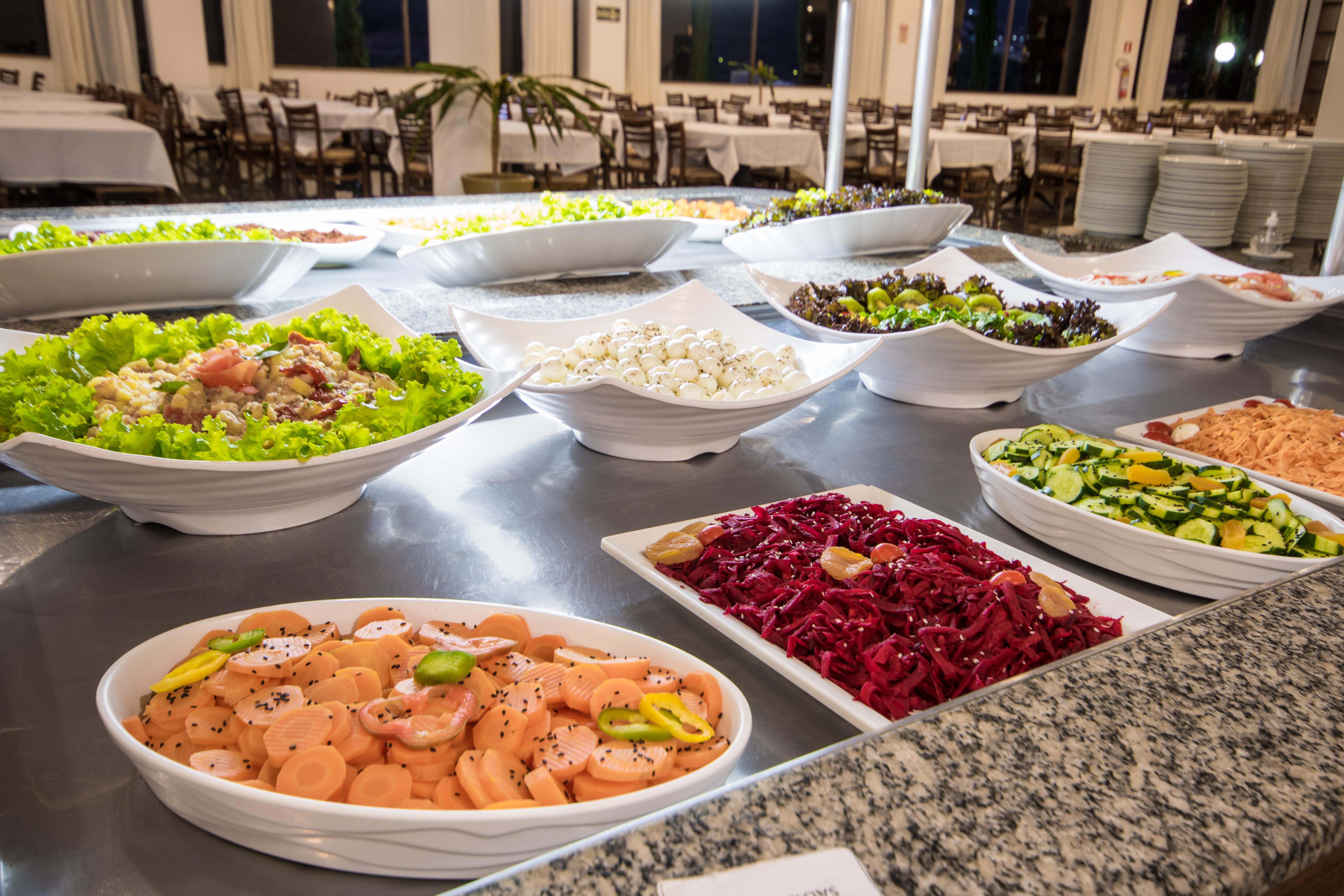 Hotel Golden Park All Inclusive Pocos De Caldas By Nacional Inn מראה חיצוני תמונה A salad bar