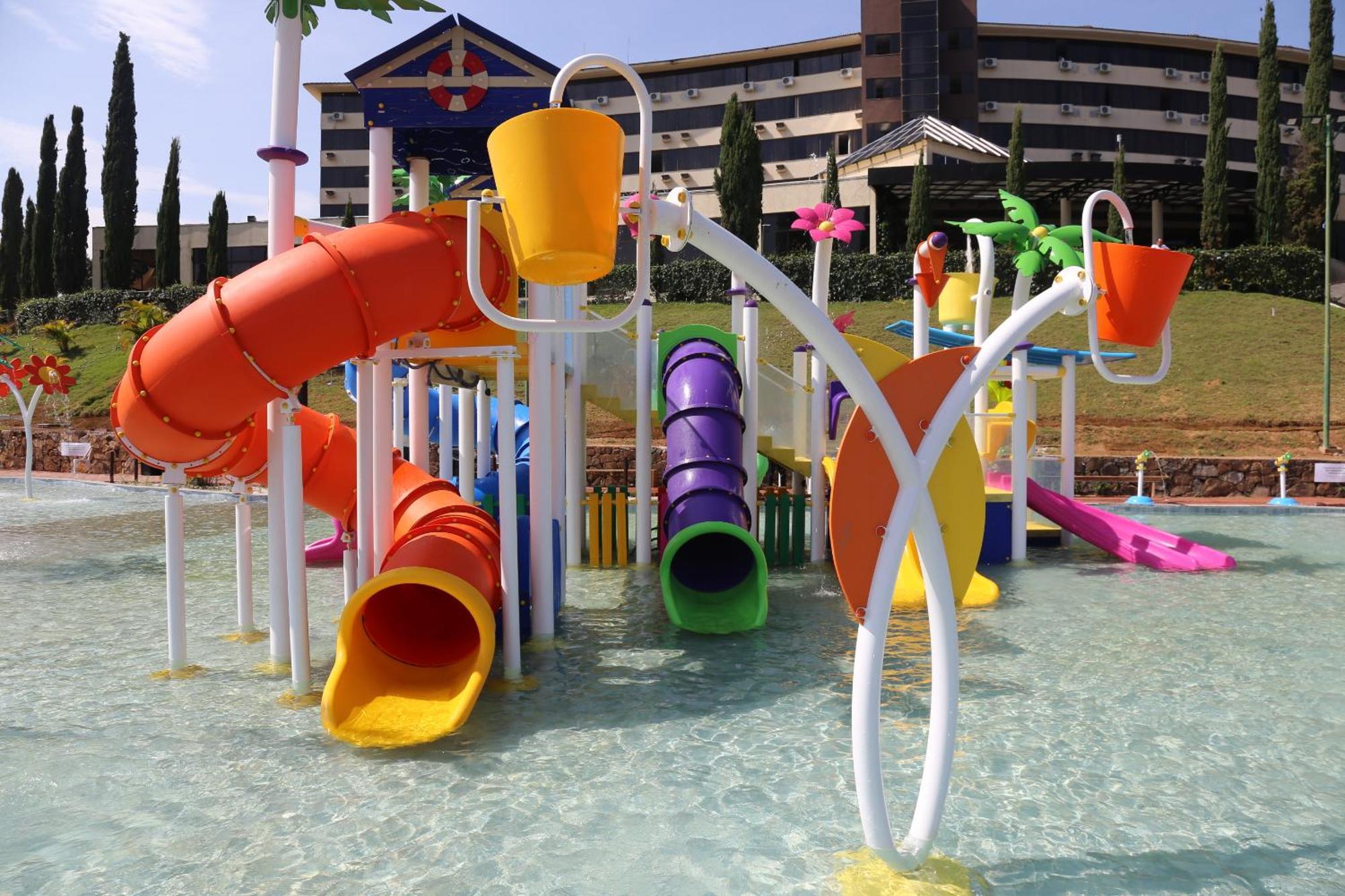 Hotel Golden Park All Inclusive Pocos De Caldas By Nacional Inn מראה חיצוני תמונה A water playground at a hotel