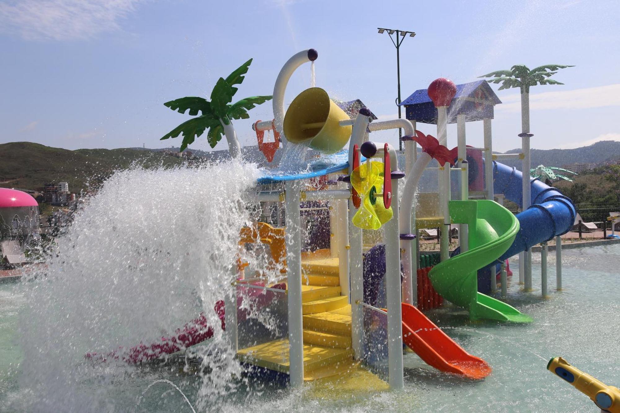 Hotel Golden Park All Inclusive Pocos De Caldas By Nacional Inn מראה חיצוני תמונה Splash Island