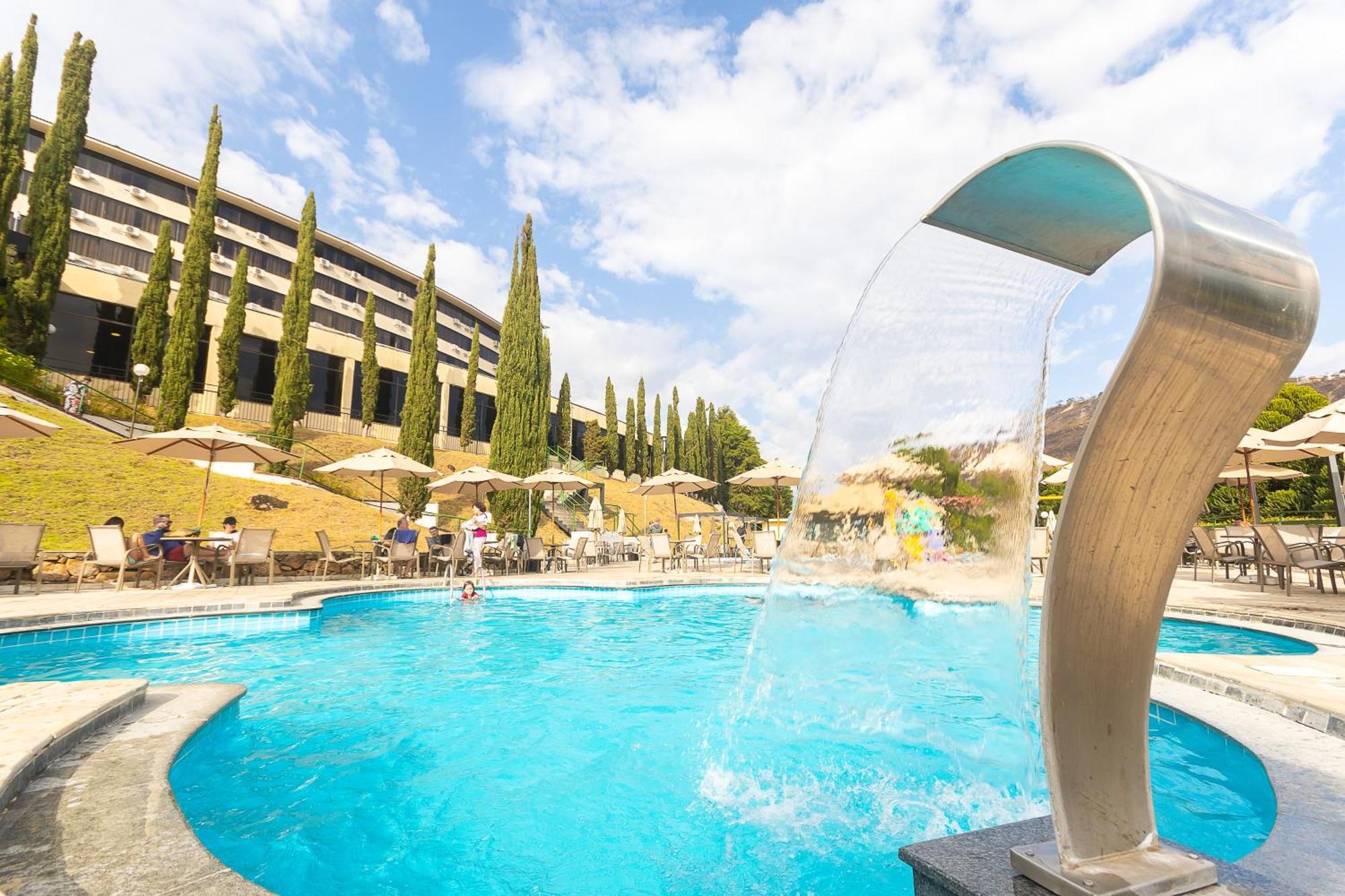 Hotel Golden Park All Inclusive Pocos De Caldas By Nacional Inn מראה חיצוני תמונה The swimming pool at the hotel