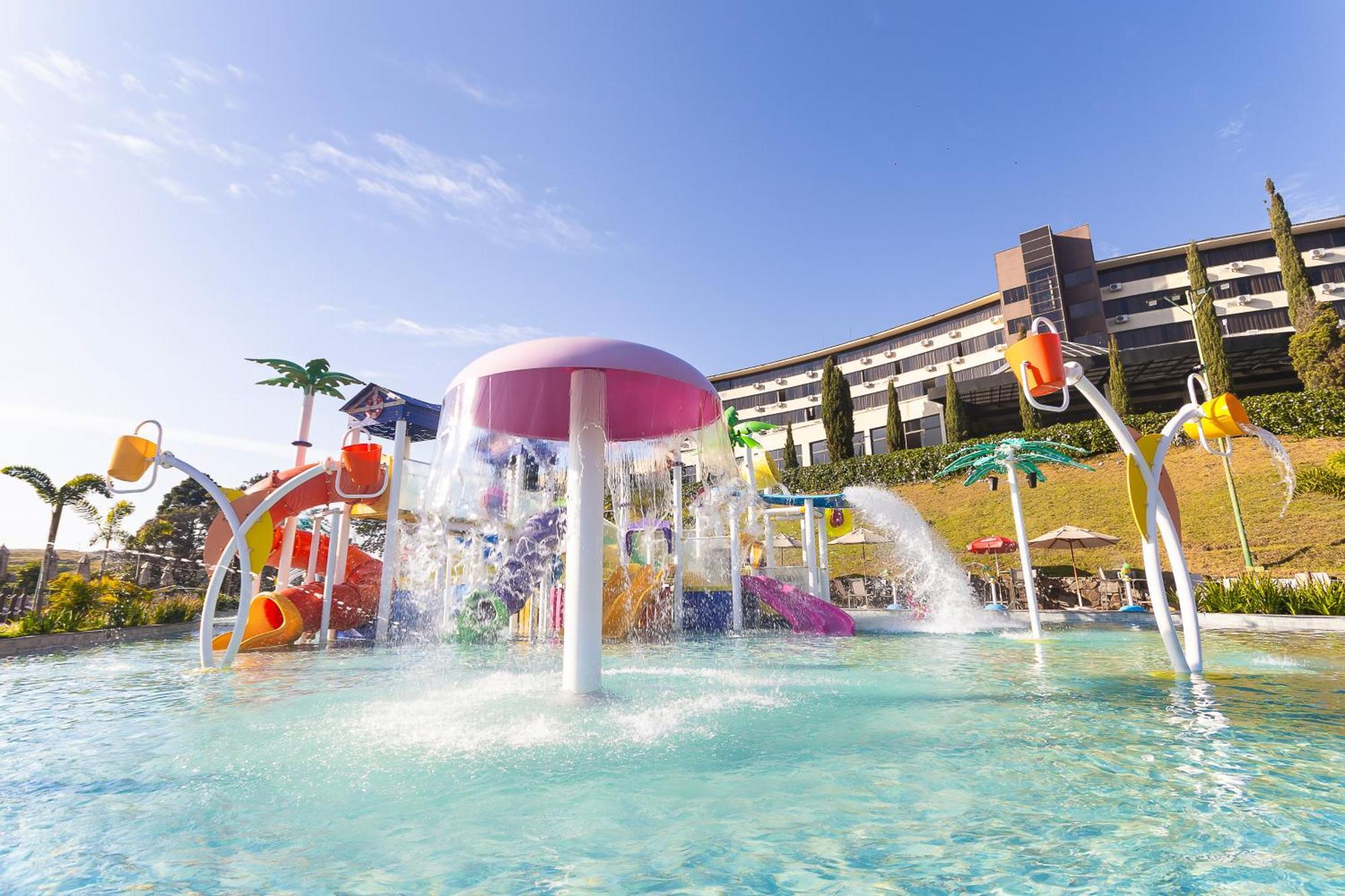 Hotel Golden Park All Inclusive Pocos De Caldas By Nacional Inn מראה חיצוני תמונה The water park at the hotel