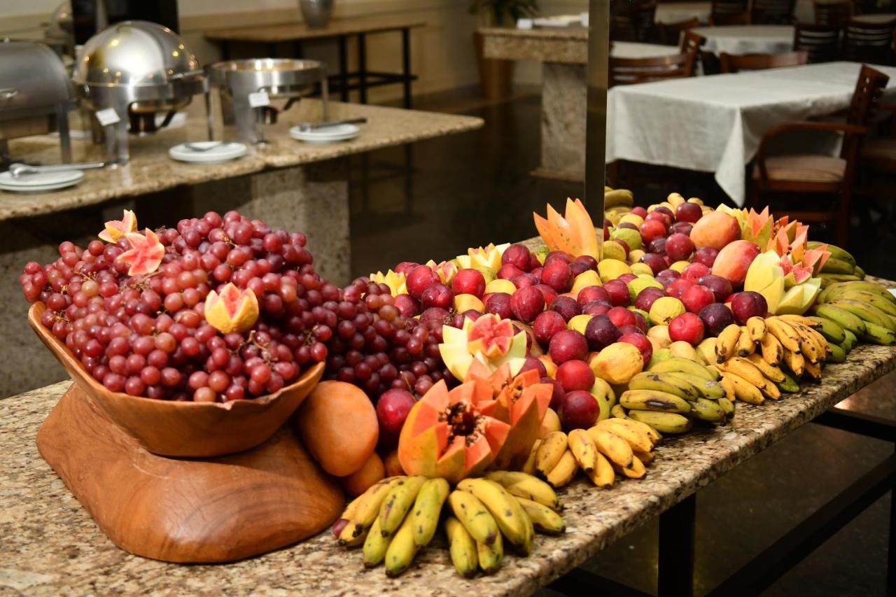 Hotel Golden Park All Inclusive Pocos De Caldas By Nacional Inn מראה חיצוני תמונה Fruit display
